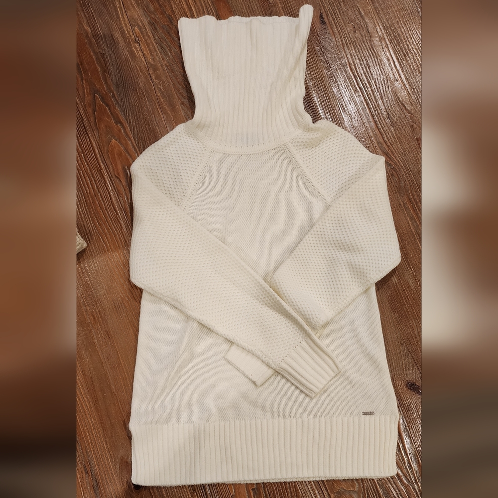 DKNY turtle neck